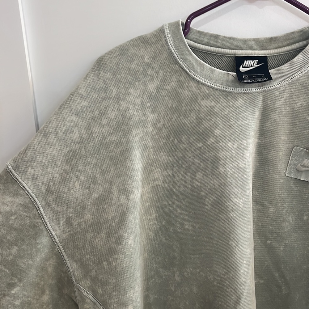 Nike Crewneck! - Picture 3 of 5